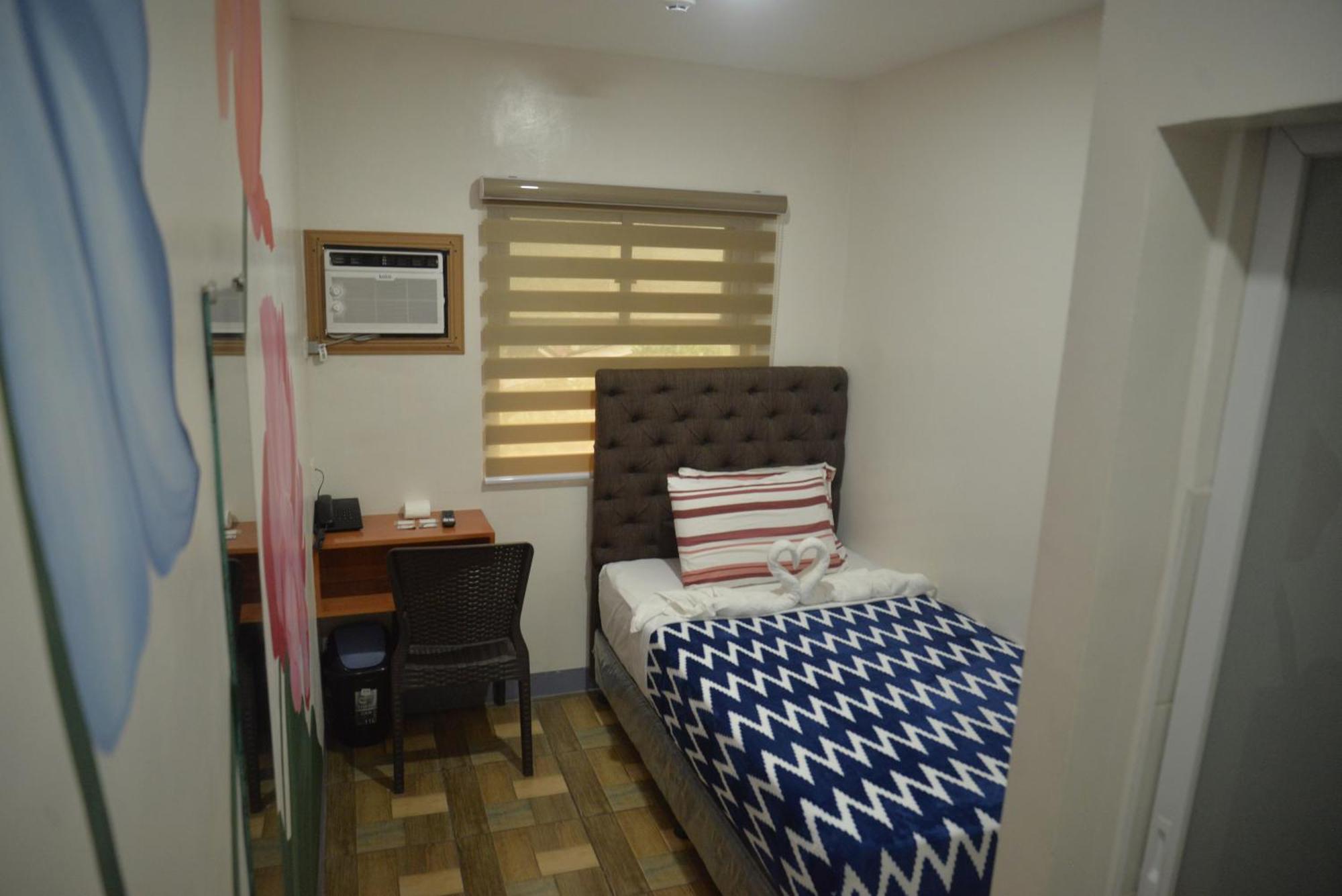 Fb Dormitel Suites Cagayan de Oro Exterior foto